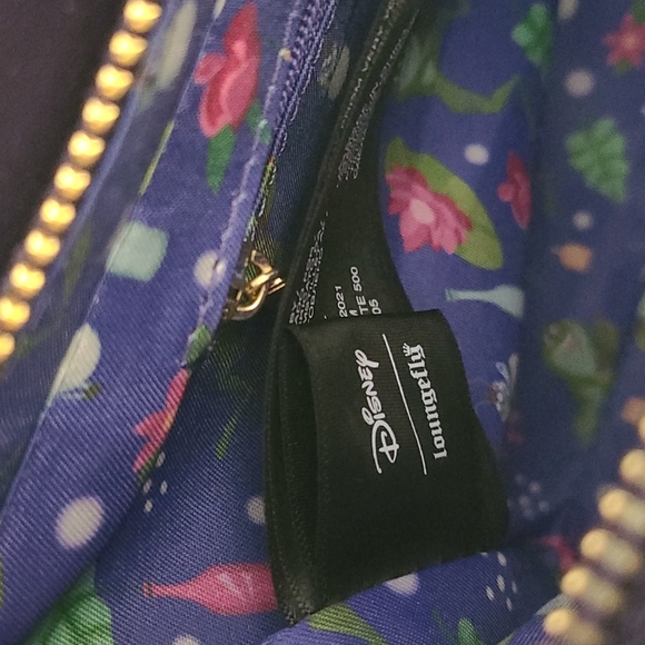 Loungefly Disney's Princess and The Frog Tiana's Palace Crossbody - Picture 9 of 9